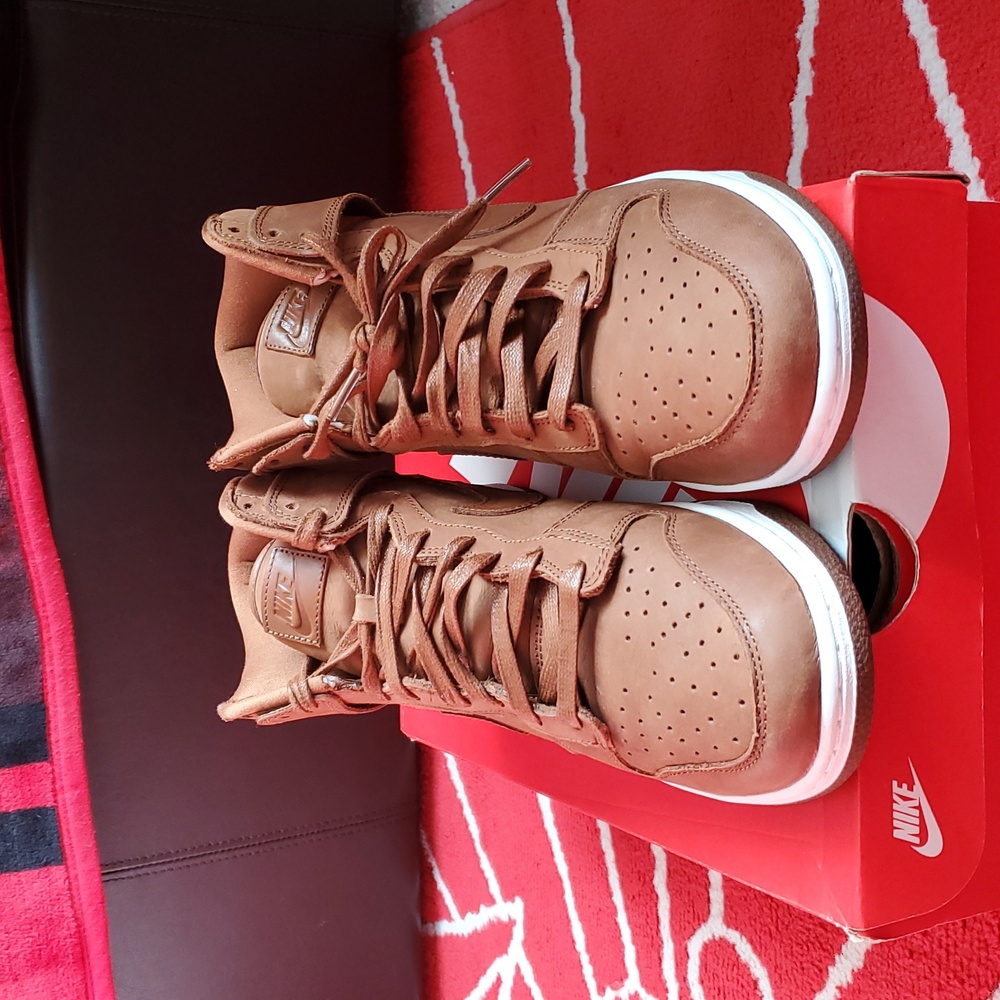 Nike Dunk High PRM MF in Pecan and White